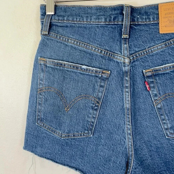 Levi's Ribcage Distressed Mid Thigh Medium Wash Frayed Hem Jean Shorts - Picture 14 of 16